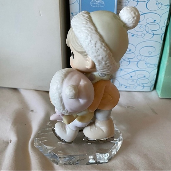 Precious Moments #710018 “Always Here to Guide and Protect You” figurine - Picture 3 of 9